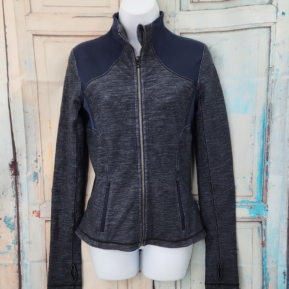 Lululemon Forme Jacket in Slub Denim Inkwell - Picture 2 of 6